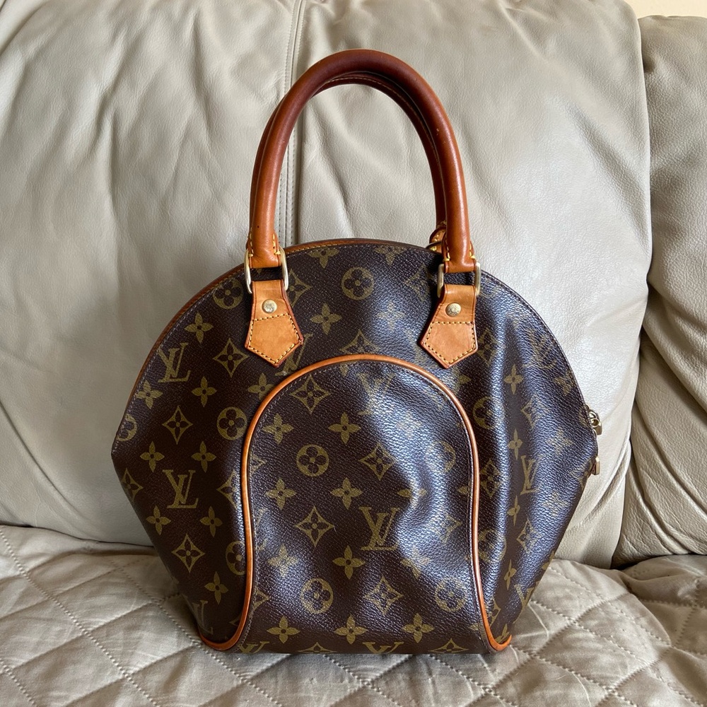 LV Ellipse-like